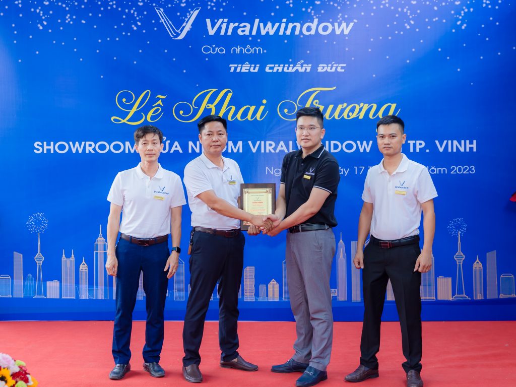 Toàn Cảnh Buổi Khai Trương Showroom Viralwindow Vinh